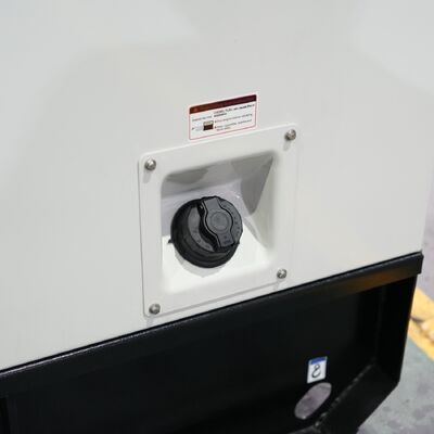 550kW 688KVA Máy phát điện siêu diesel lạnh bằng nước 50/60HZ Máy phát điện di động đơn / ba pha DCEC Cummin